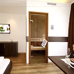 Zum Senner Zillertal (adults Only) ホテル シュリッタース